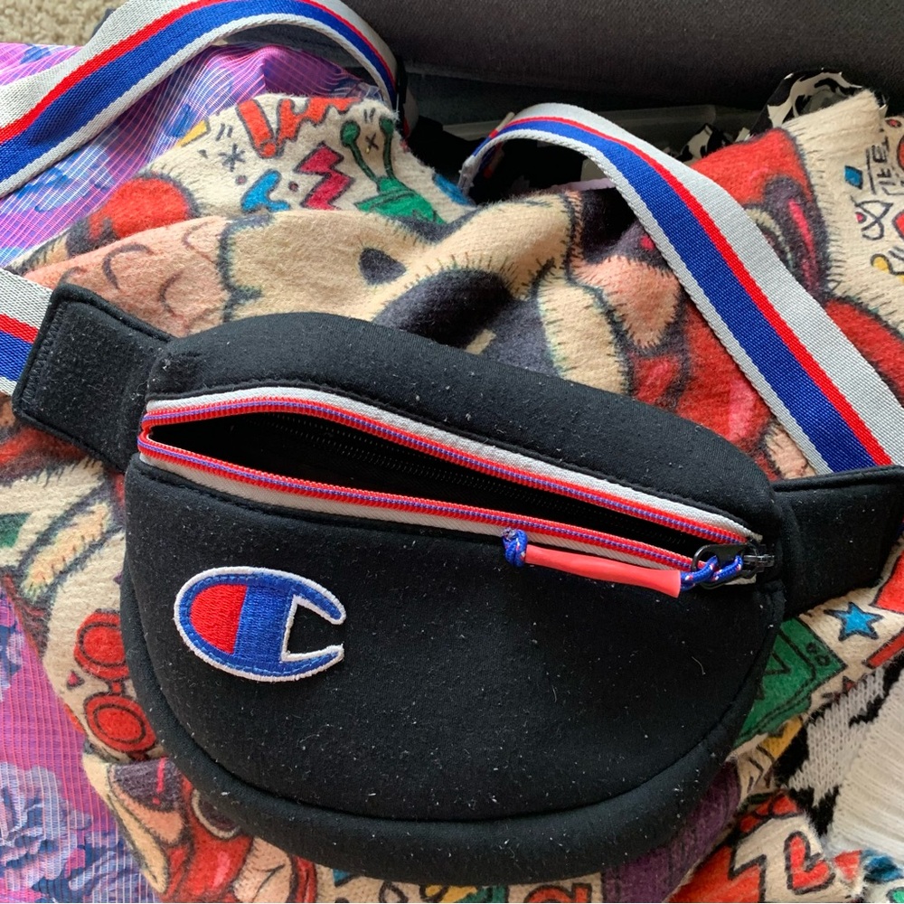 ⚡️Champion Black Fanny Pack😎